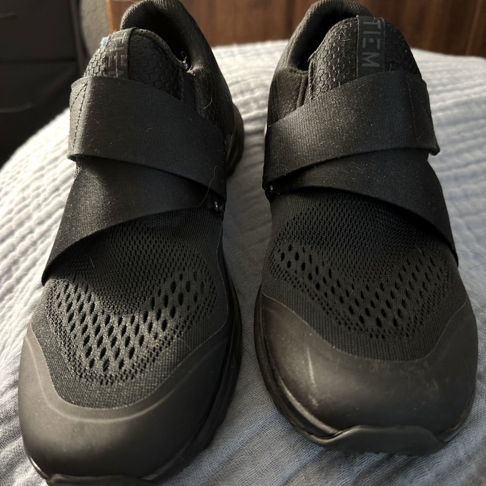 Tiem women’s slipstream clip in, SPD compatible shoe. Performance cycling shoes.